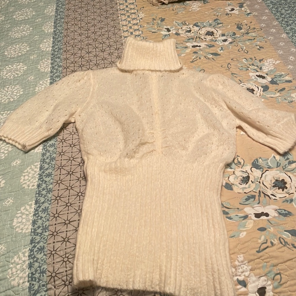 Size small, feminine light sweater